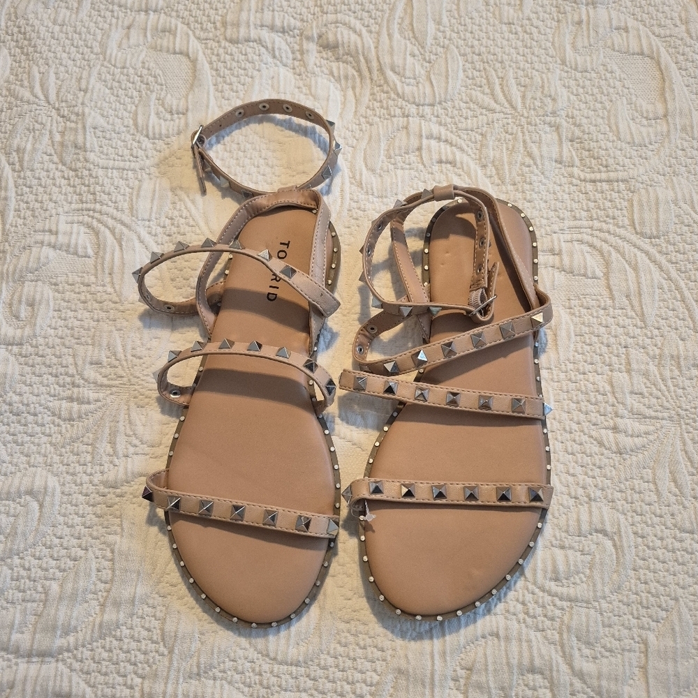 Torrid women's size 8WW tan sandals with strap decoration NWT #14501806
